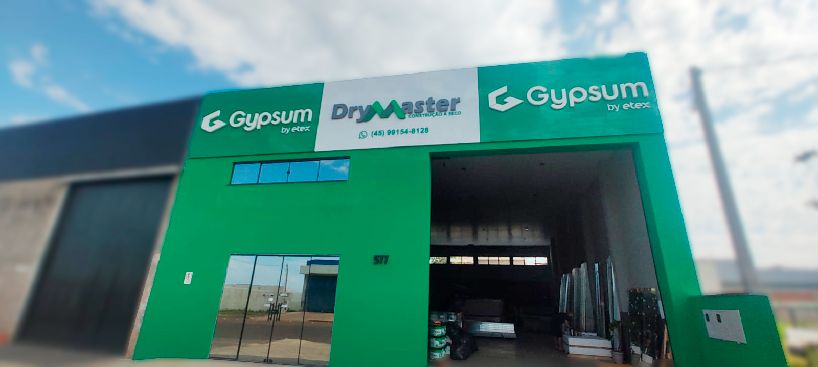 Fachada da Drymaster Drywall